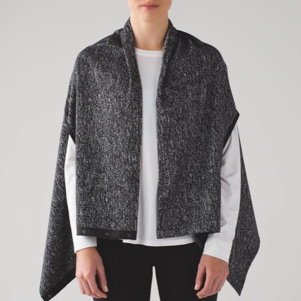 LULULEMON- Vinyasa Wrap On The Go Scarf